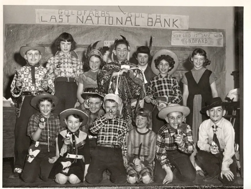 Purim 1954 The Great Robbery of Goldfarb's Gulck