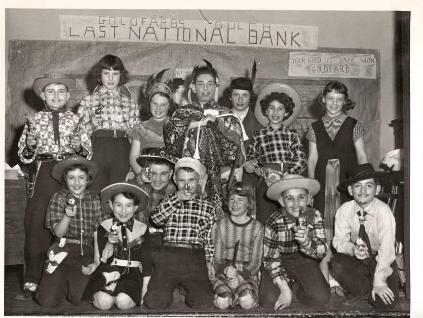 Purim 1954 The Great Robbery of Goldfarb's Gulck